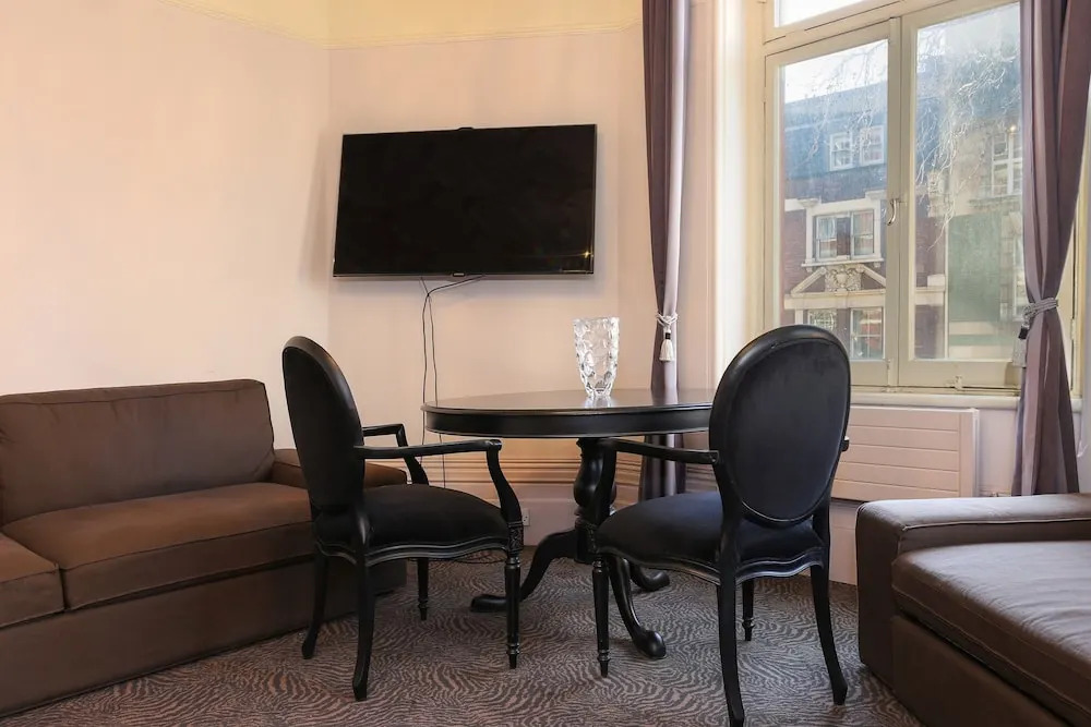 1 Bedroom Flat In Soho