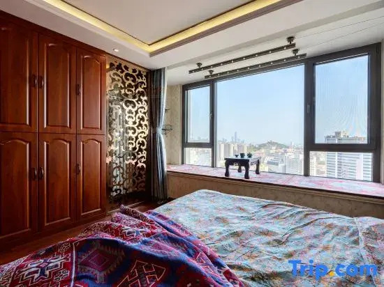 Yunhai Bay Ocean View LOFT Holiday Residence (Jinmao Mall, Qingdao Station)