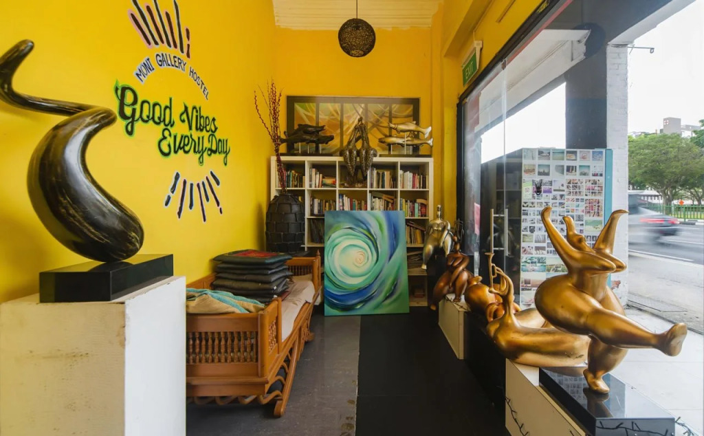 Moni Gallery Hostel