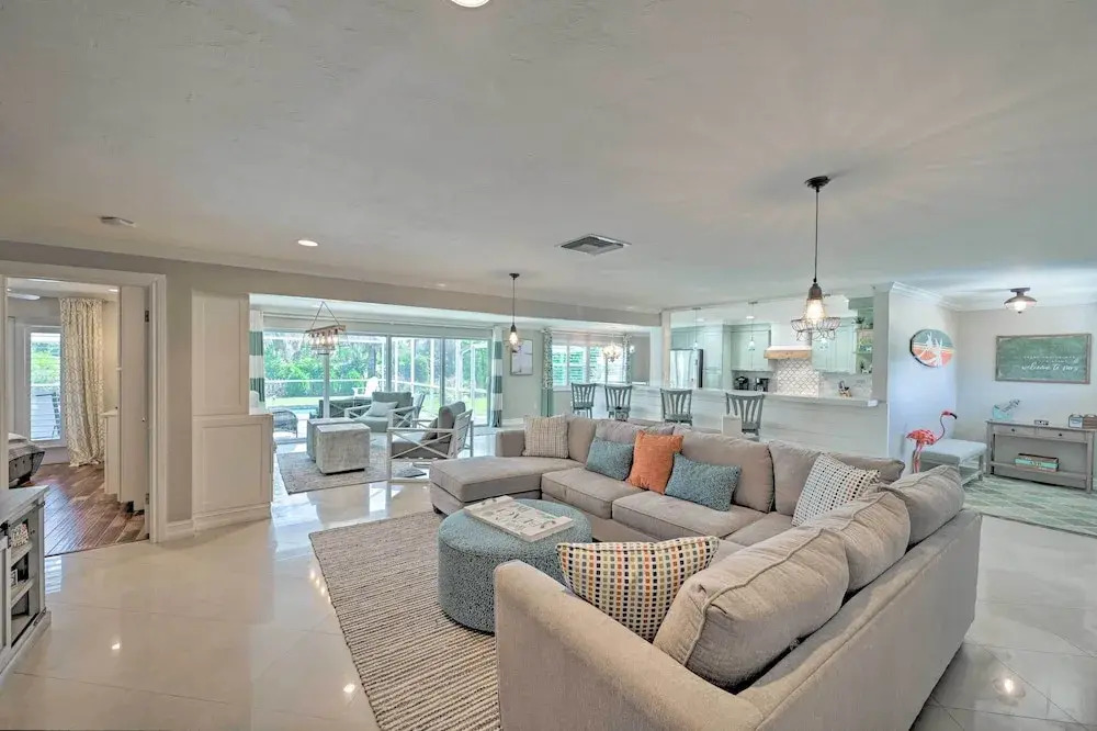 Family-friendly Palm River Estates House!
