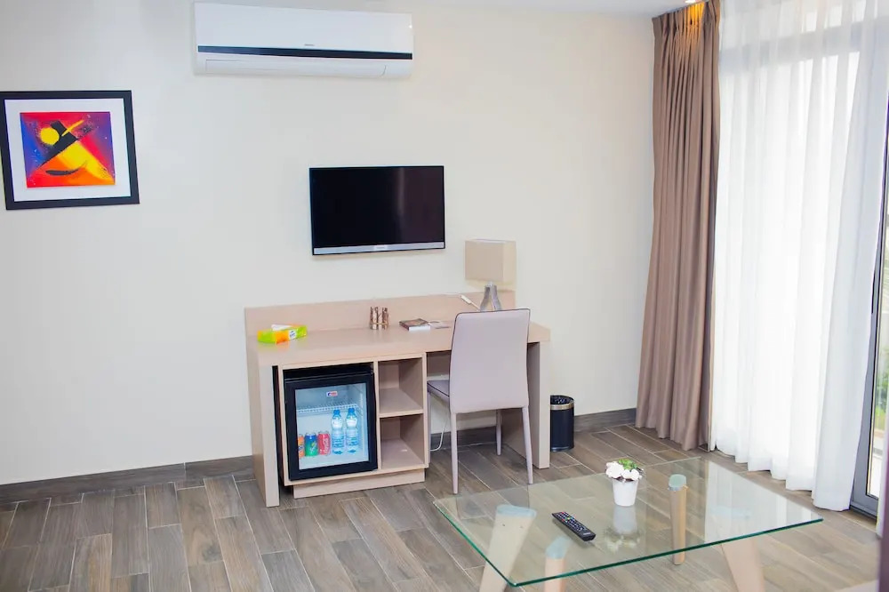 Fly Hotel
