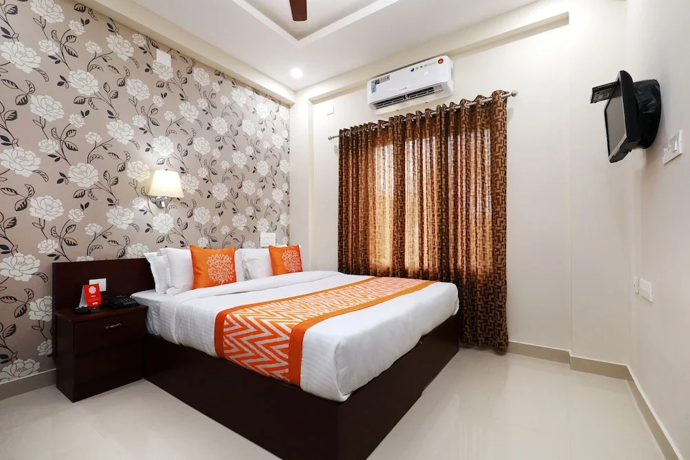 OYO 6728 Almas Residency