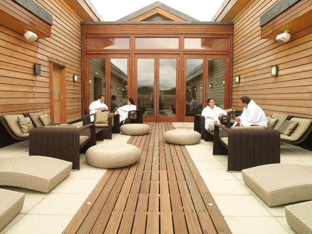 CELEBRATE AT THE WORLD FAMOUS LOCH LOMOND RESORT CAMERON HOUSE - Sleeps 6