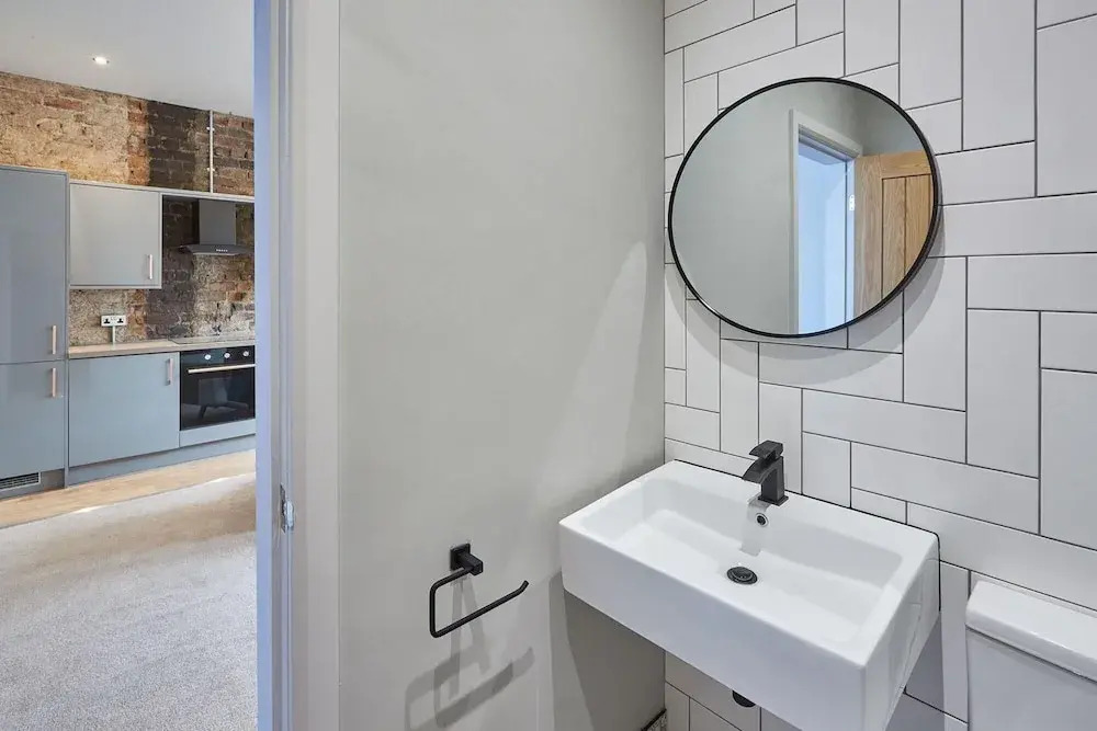 Bright North Bay Apartment Cricket Ground Views