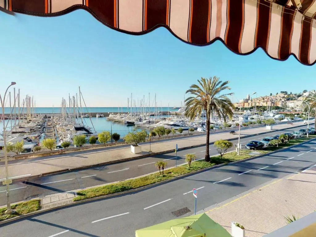 Appartement Menton, 2 pièces, 4 personnes - FR-1-196-245