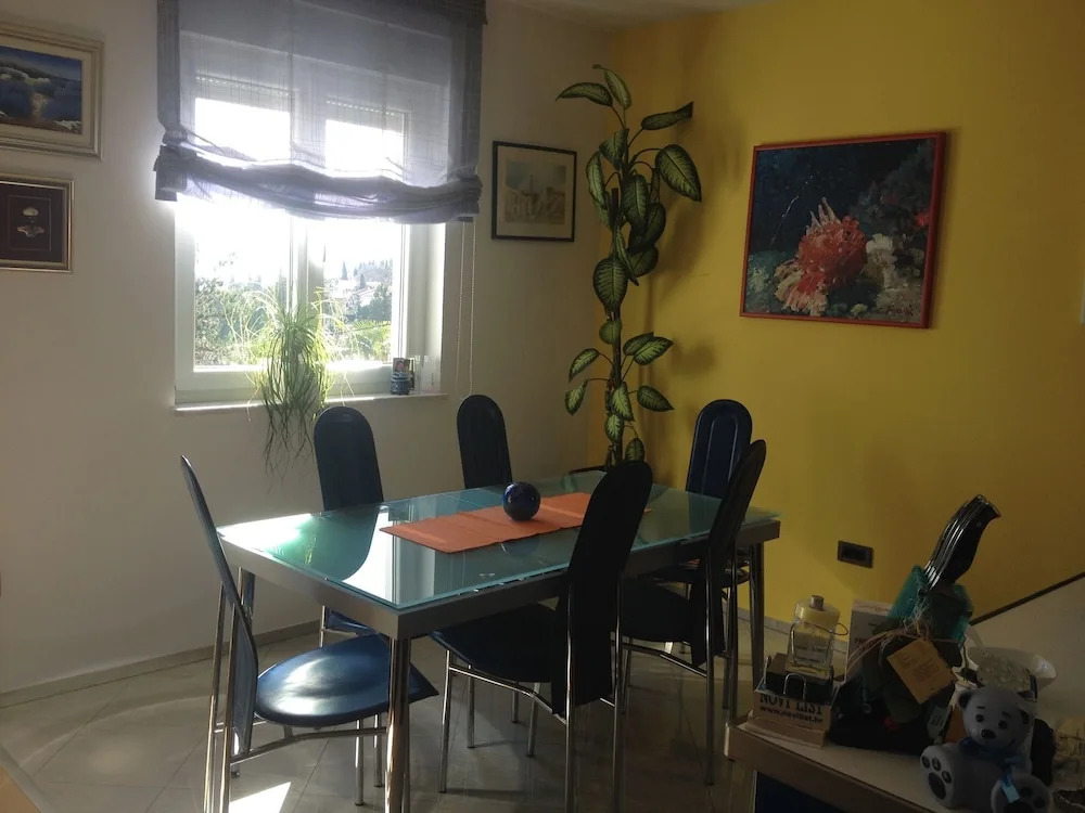 Spacious Apartment at Icici With Beach Nearby