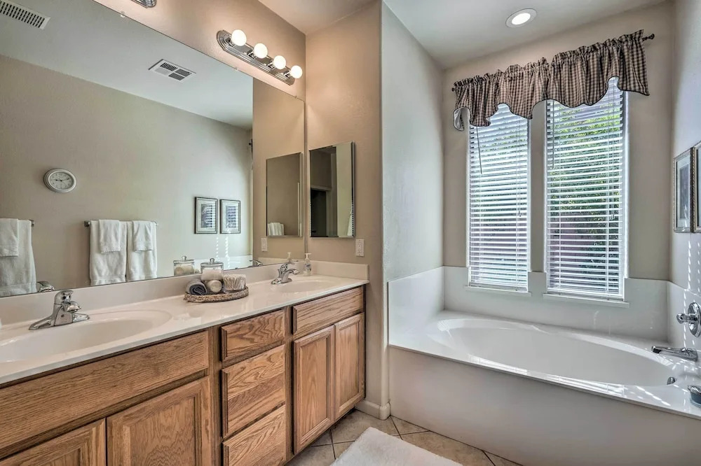 Walk to Community Pool: Goodyear Desert Oasis