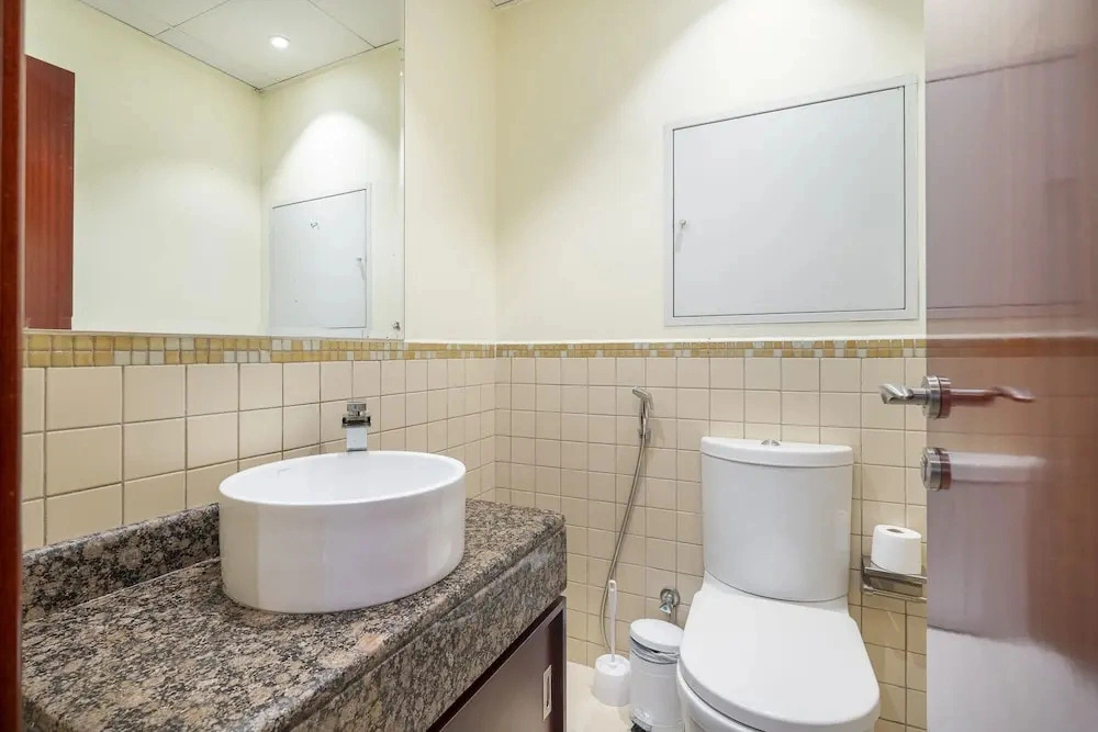 Modern Three Bed Apartment Parking Pool