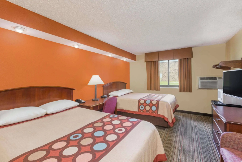 Coastal Inn & Suites