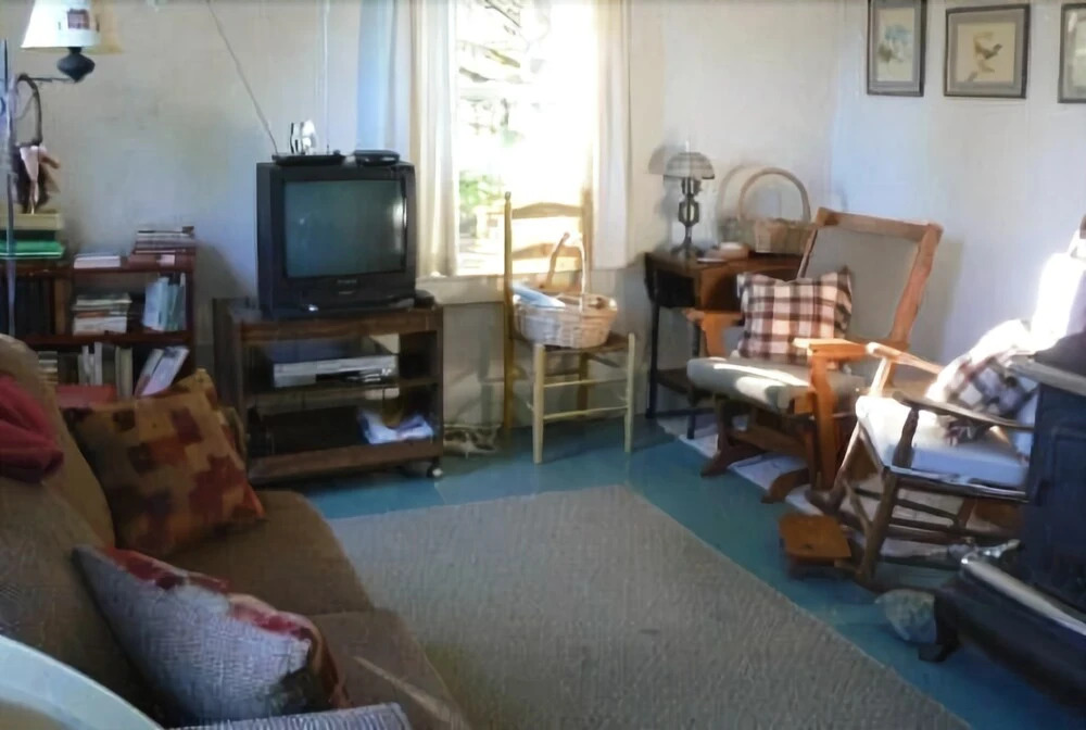 Blue House - Two Bedroom Home