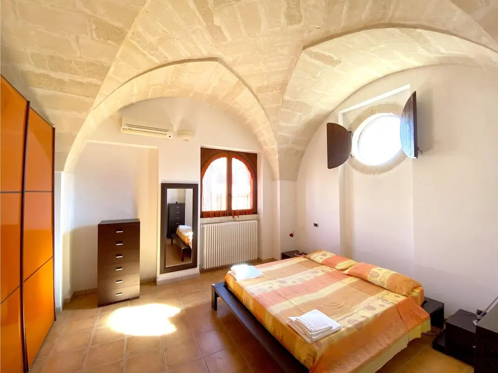 Comfortable House with Fenced Garden - Surano - Fireplace