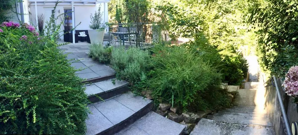 Apartment End