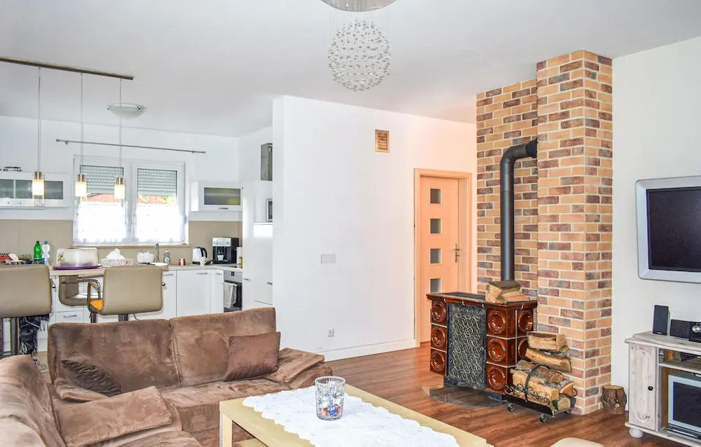 Cozy Home In Wrzosowo With Wifi