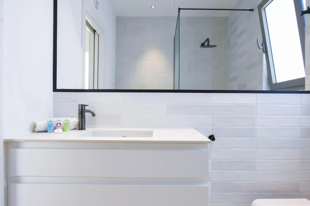 Authentic 3BR Penthouse in Ben Gurion by HolyGuest