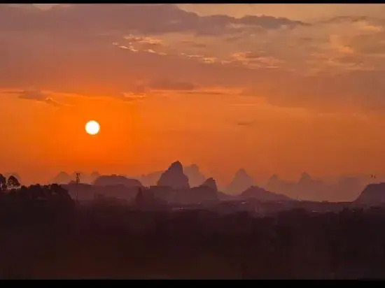 Guilin Yue Mountain Scenic View Vacation Apartment (Reed Flute Cave Scenic Area)