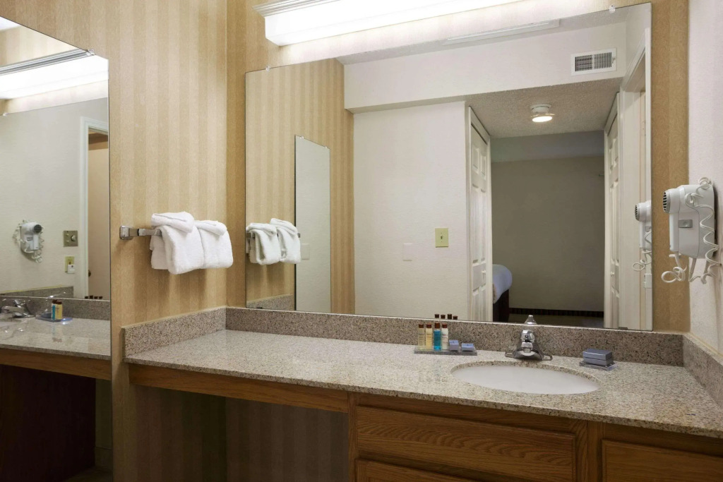 Hawthorn Suites of Troy