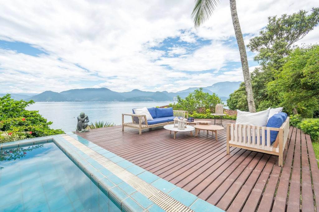 Villa Com Quinze Suítes, E Praia Privativa No Coração De Angra Dos Reis