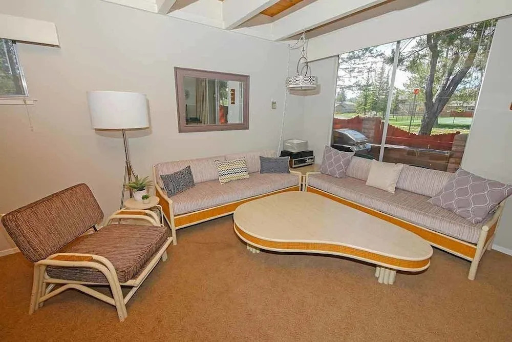439 Ala Wai, 105 1 Bedroom Condo by RedAwning