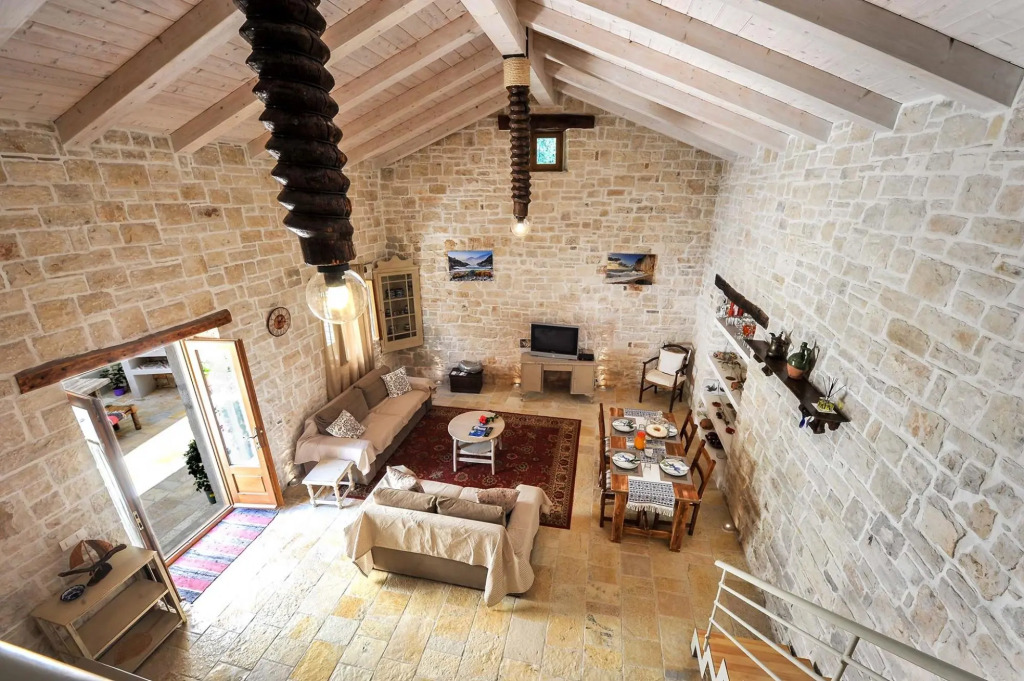 Leonora House by PaxosRetreats