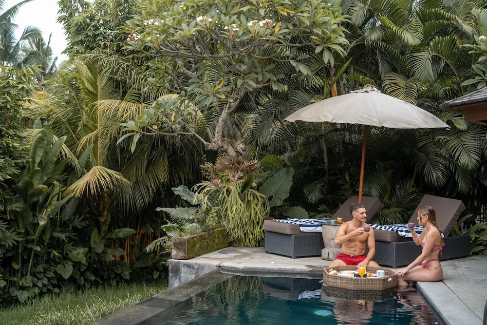 The Sender Pool Suites