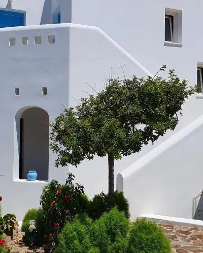 Sarakiniko Rooms