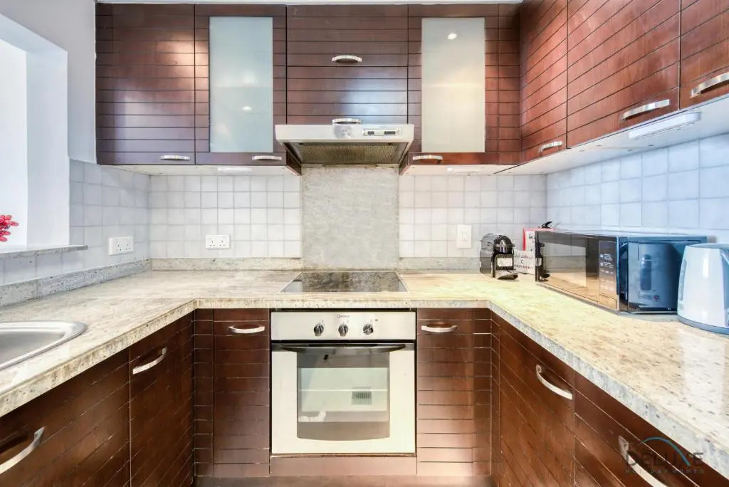 Lavish 1BR at Marina Towers Dubai Marina by Deluxe Holiday Homes