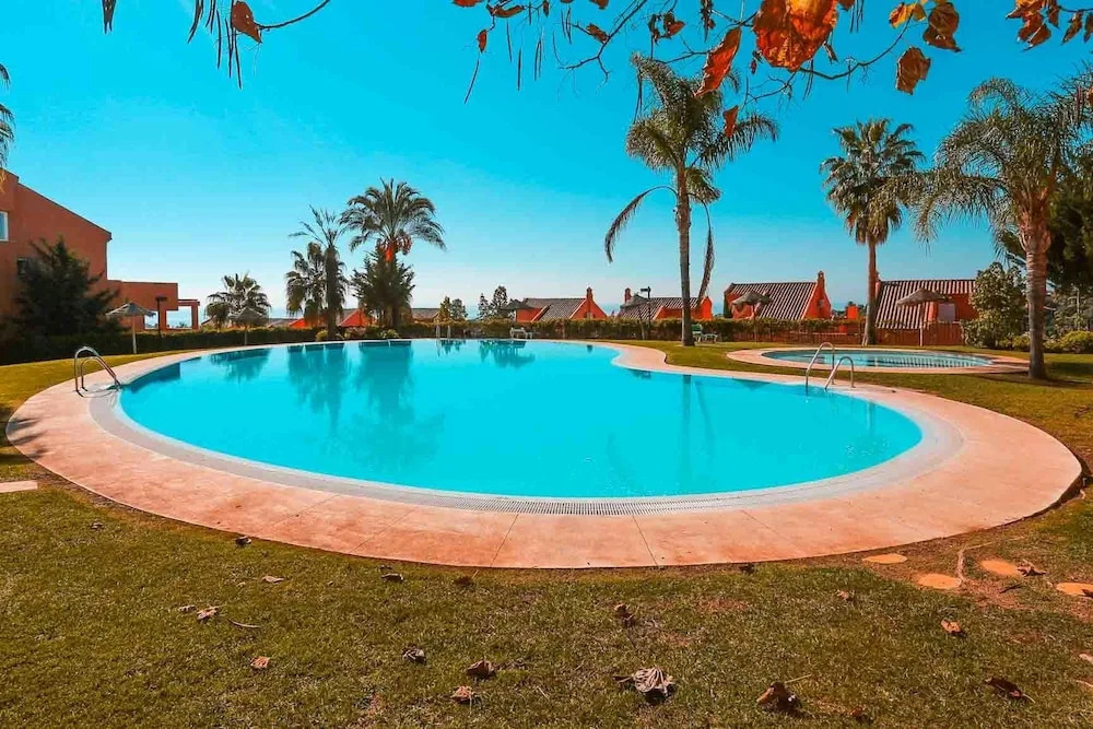 Beautiful and Spacious, 3 bedroom apartment LA23