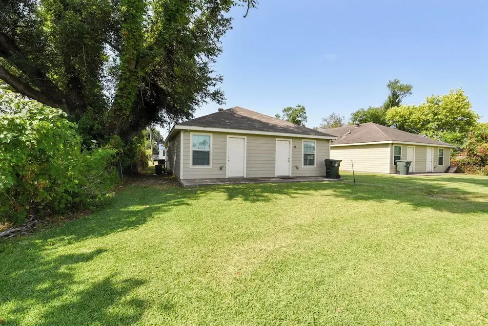 Lovely Lake Charles Duplex in Central Location!