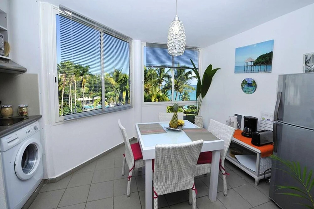 Studio in Le Gosier, with Wonderful Sea View, Furnished Terrace And Wifi - 10 M From the Beach