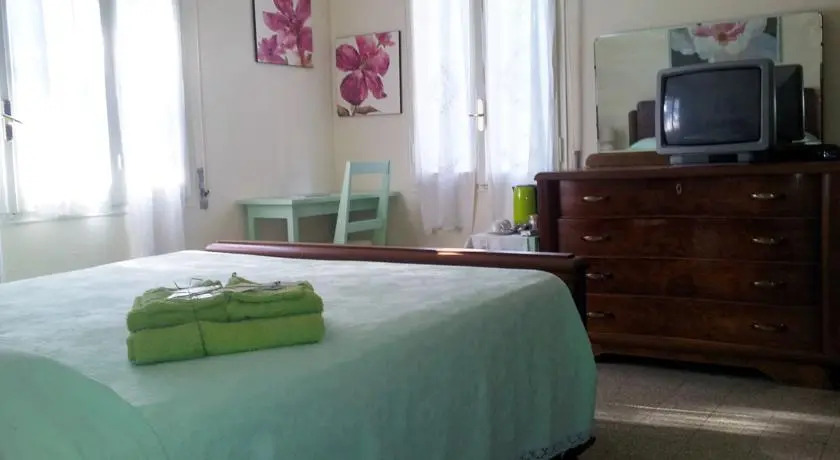 One Nice Room