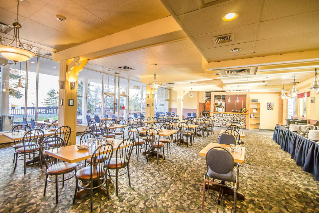 Moxy Banff