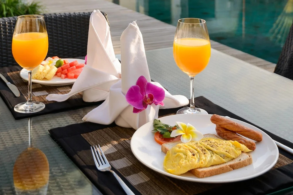 Canggu 4 Bed, Sleep up to 10, Butler, Cinema