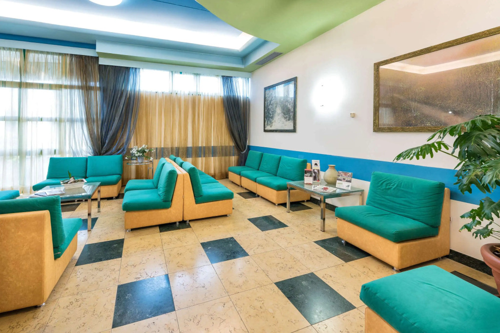 West Point Airport Hotel