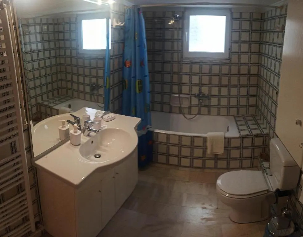Comfortable apartment 100m from the sea