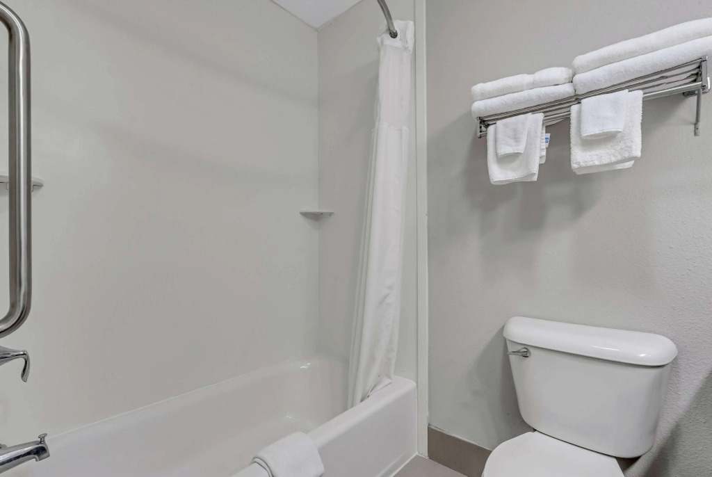 Baymont by Wyndham N Myrtle Beach - Park & Sports Complex Area