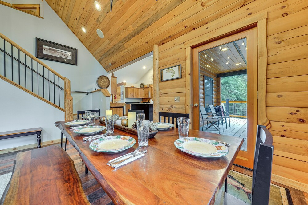 1 Mi to Cle Elum Lake! Family Cabin w/ Game Room