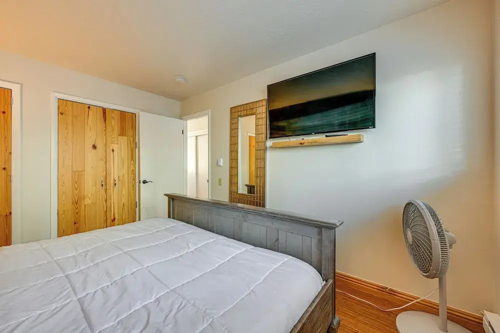 Walk to Giant Steps: Mtn Retreat w/ Hot Tub Access