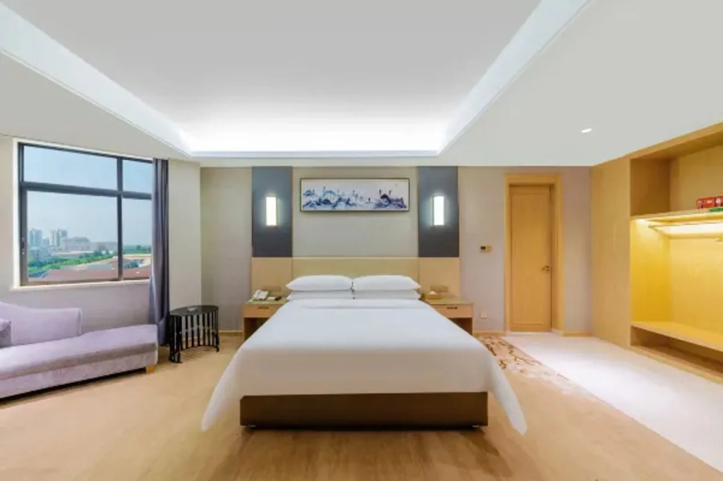 Vienna Hotel Guangdong Zhongshan Xiaolan High-Speed Railway Station