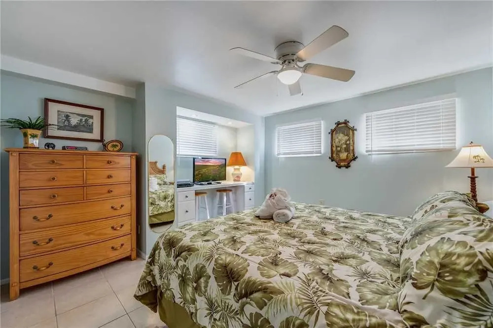 Seahorse 3, 3 Bedrooms, Sleeps 8, Pet Friendly, Heated Pool