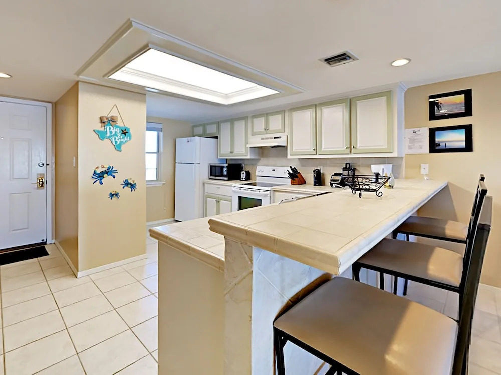 4400 Gulf Blvd Condo Unit 408