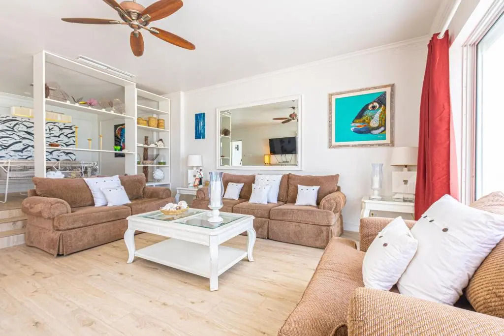 Caprice 5 -Private Beachfront Home in Gated Community