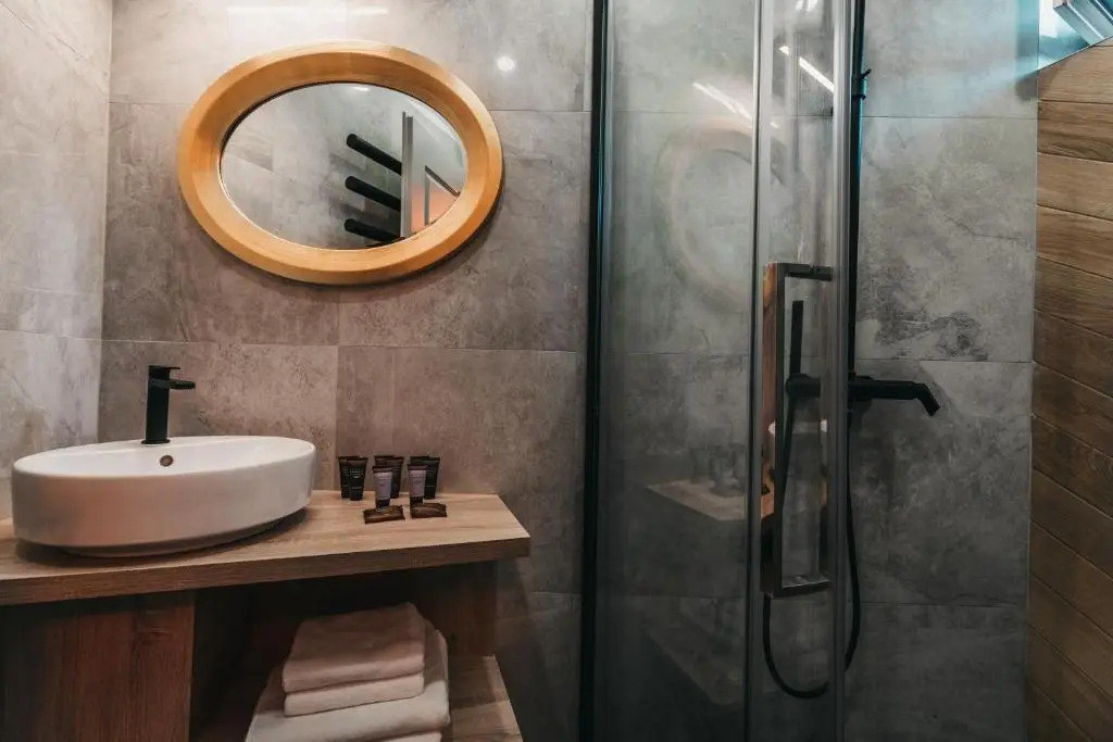 Room42 - Suites & Apartments