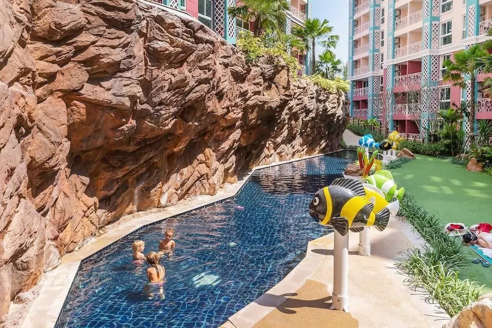Grande Caribbean Condo by Somphong