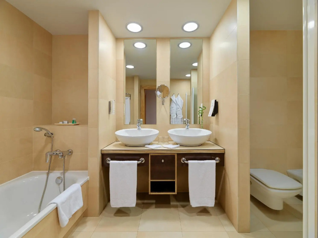 Adrián Hoteles Roca Nivaria