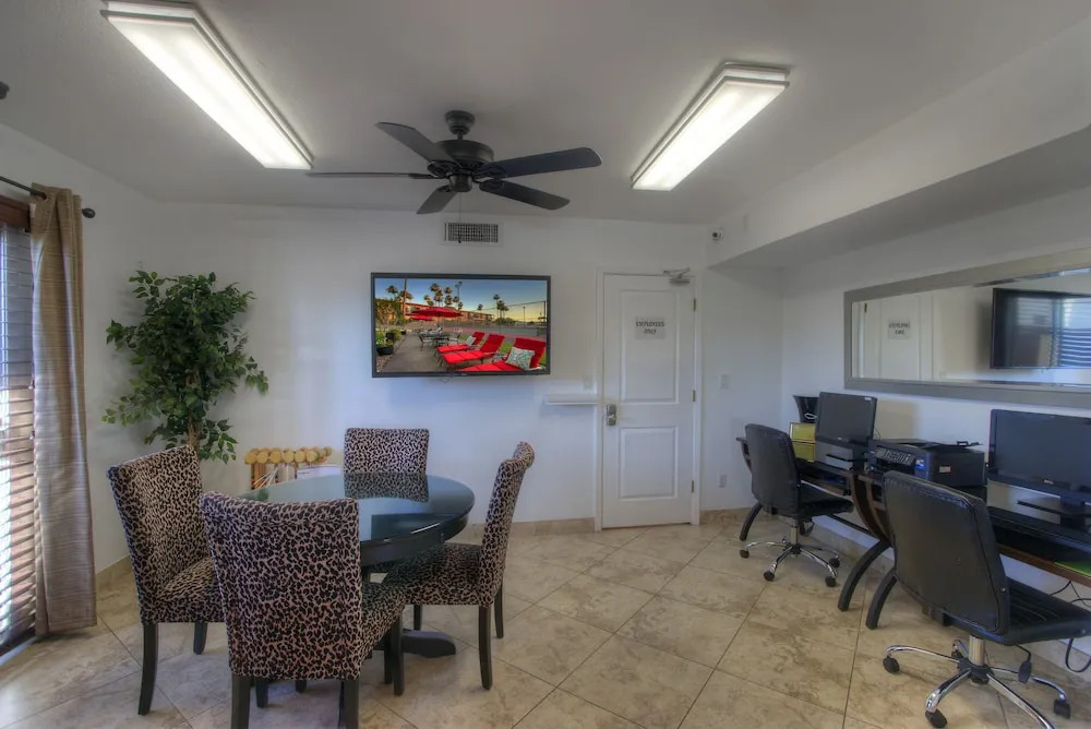 Park Suites at 235 - One Bedroom Apartment