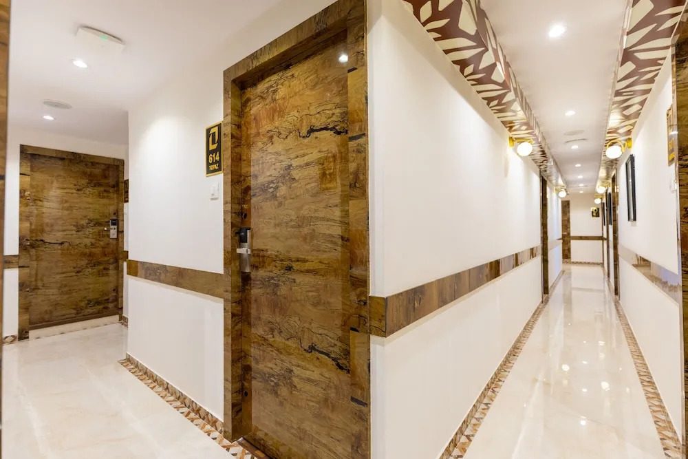 Hotel Larmont Luxury