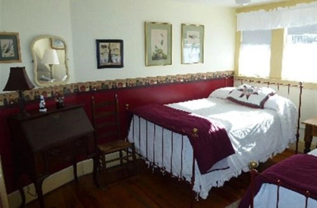 Spruce Moose Lodge and Cottages