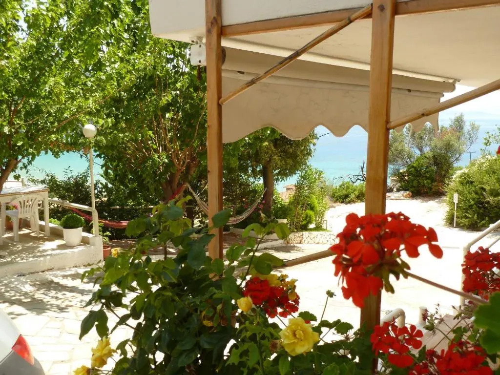Heras Garden