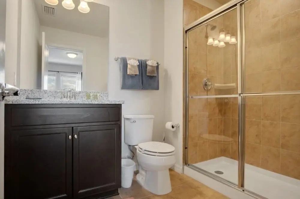Spacious 5Bd Pool Hm w/ Spa, Wifi-Solterra 5441