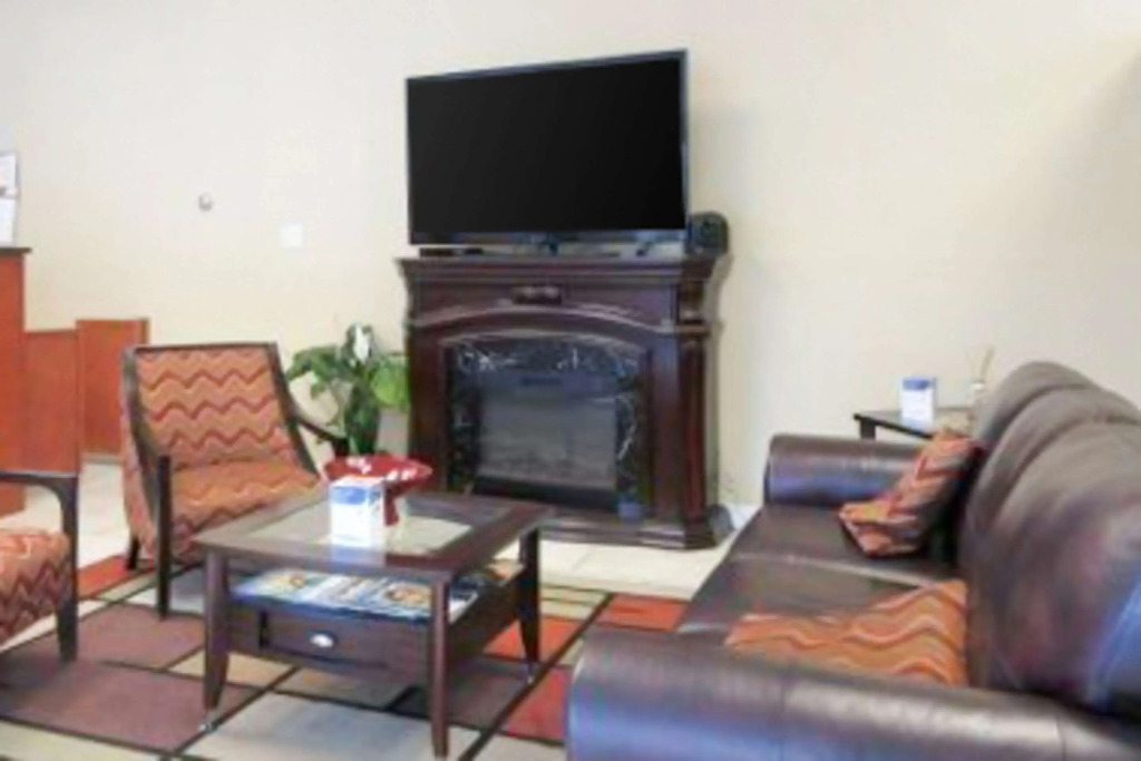 Quality Inn & Suites Airport